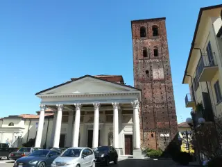 Facciata e campanile - Parrocchiale di Santa Agata a Santhià