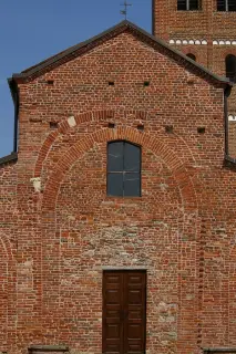 Facciata - Chiesa di San Pietro al Cimitero a Tronzano Vercellese