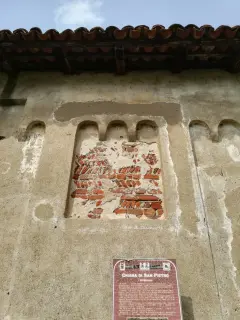 Fianco e pannello illustrativo - Chiesa di San Pietro a Casalino