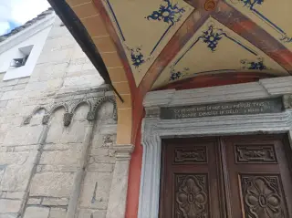 Portico e archetti pensili - Parrocchiale della Natività di Maria a Trontano