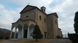 Facciata - Parrocchiale di Maria Vergine Assunta a MeinaFrazione Ghevio