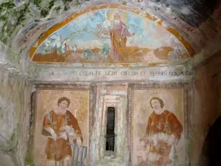 Affreschi e monofora - Eremo o Chiesa di San Salvatore a Massino Visconti