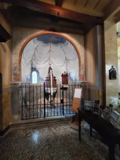 Battistero nell'ex abside - Chiesa di San Vittore a StresaFrazione Isola dei Pescatori