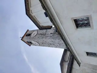 Fianco e campanile - Parrocchiale dei Santi Gervaso e Protaso a Baveno