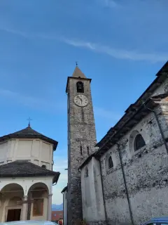 Fianco e campanile - Parrocchiale dei Santi Gervaso e Protaso a Baveno