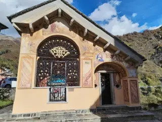 Cappella esterna - Parrocchiale di San Giacomo a ValstronaFrazione Luzzogno