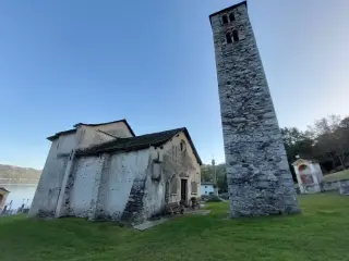 Facciata e campanile - Chiesa di San Filiberto a PellaFrazione Alzo