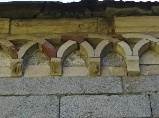 Peducci scolpiti - Chiesa di San Giovanni Battista a MergozzoFrazione Montorfano