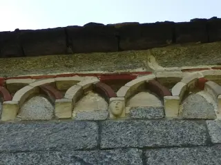 Peducci scolpiti - Chiesa di San Giovanni Battista a MergozzoFrazione Montorfano