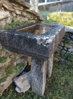Vasca in pietra - Oratorio di San Maurizio a VilladossolaFrazione Piaggio