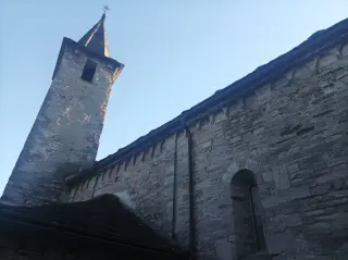Fianco e campanile - Chiesa dei Santi Quirico e Giulitta a DomodossolaFrazione Casa delle Rane