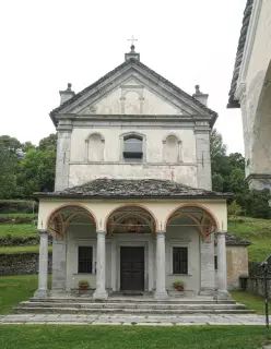 Facciata - Oratorio di San Giovanni Battista a CrodoFrazione Cravegna