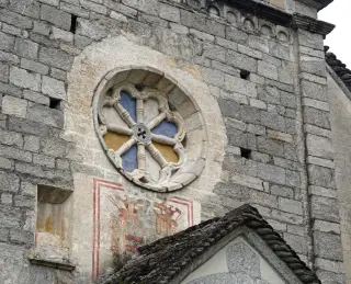 Rosone in facciata - Parrocchiale di San Giulio a CrodoFrazione Cravegna