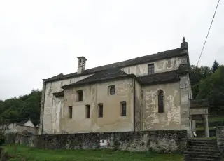 Fianco sinistro - Parrocchiale di San Giulio a CrodoFrazione Cravegna