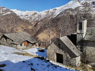 Facciata - Chiesa di San Lorenzo a BoccioletoFrazione Alpe Seccio