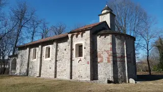 Abside e fianco - Chiesa di San Lorenzo a Gozzano