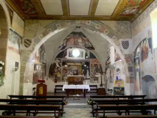 Arco trionfale e presbiterio - Cappella di Santa Maria Assunta o della Stella a MacelloFrazione Stella