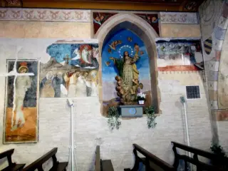 Navata, parete Nord, Cristo alla colonna, compianto di Maria, edifici e monti - Cappella di Santa Maria Assunta o della Stella a MacelloFrazione Stella