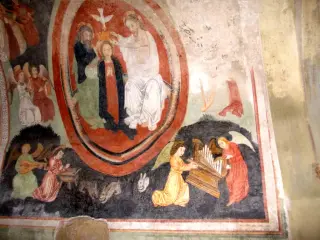 Fondo lato destro - cella base campanile, Madonna in mandorla, angeli musicanti, coniglietti - Parrocchiale di Santo Stefano a Villafranca Piemonte