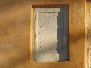 Lapide Romana - Chiesa Castellana Ex Parrocchiale dei Santi Filippo e Giacomo a Verzuolo