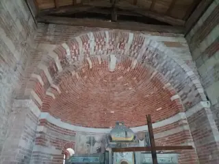 Abside - Chiesa Cimiteriale di San Pietro Vecchio al Cimitero a Brusasco