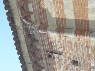 Capitello antropomorfo - Chiesa Cimiteriale di San Pietro Vecchio al Cimitero a Brusasco