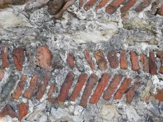 Particolare muratura a lisca di pesce - Chiesa Cimiteriale di San Martino a Buttigliera d'Asti