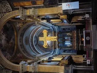 Presbiterio e crocefisso trecentesco - Duomo di Santa Maria Assunta a Novara