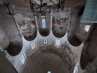 Interno - Battistero del Duomo a Novara