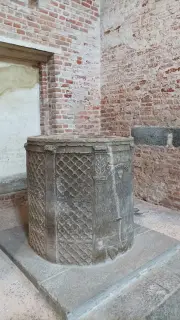 Pozzo - Battistero del Duomo a Novara