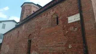Fianco e tiburio - Chiesa di Ognissanti a Novara