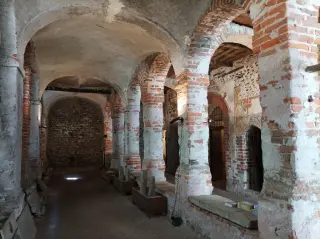 Interno - Cantina dei Santi a Romagnano Sesia