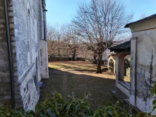 Fianco - Chiesa di San Giovanni al Monte a Quarona