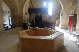 Interno Fonte battesimale - Chiesa di San Giovanni al Monte a Quarona