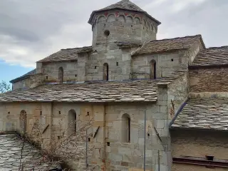 Fianco e tiburio - Chiesa di San Costanzo al Monte a Villar San Costanzo