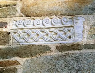 Dettaglio fregio - Chiesa di San Costanzo al Monte a Villar San Costanzo