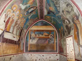 Testata chiesa, absidiola Sud, visione d'insieme - Chiesa di San Pietro o San Peyre a Stroppo