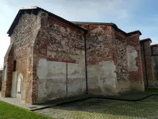 Esterno - Oratorio di Santa Maria di Campagna a Barengo