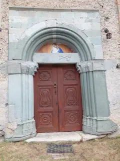 Portale laterale - Chiesa di Santa Maria Assunta a SampeyreFrazione Villar