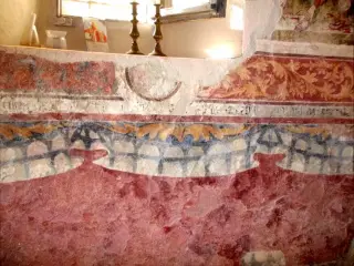 Parete sinistra, scritta gotica - Cappella dell' Annunciata a ValmalaFrazione Chiot Martin