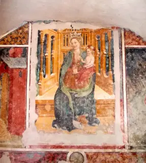 Parete di fondo, Madonna del Latte - Cappella dell' Annunciata a ValmalaFrazione Chiot Martin