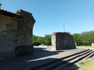 Resti - Resti della Chiesa di Santa Maria a Borgo d'AleFrazione Meoglio