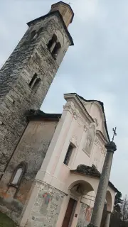 Facciata e campanile - Parrocchiale di Sant'Antonio Abate a AmenoFrazione Vacciago