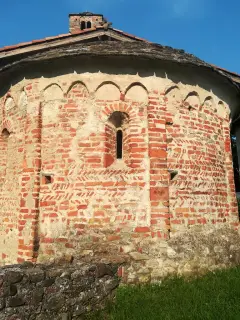 Abside - Chiesa dei Santi Pietro e Paolo a BollengoFrazione Pessano