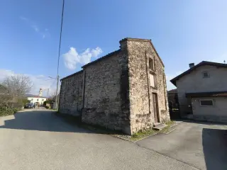 Facciata e fianco sinistro - Oratorio di San Michele a Borghetto di Borbera
