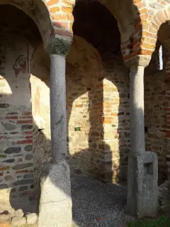 Colonne - Resti della Chiesa del Gesion o Gesiun a Piverone