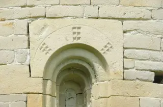 Monofora - Chiesa di San Giovanni delle Conche a CalamandranaFrazione Valle San Giovanni
