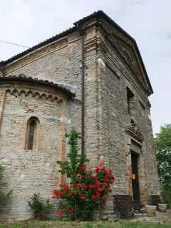 Facciata e abside fianco destro - Chiesa di San Giovanni delle Conche a CalamandranaFrazione Valle San Giovanni