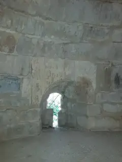 Monofora dell'interno - Chiesa di San Bartolomeo a Camerano Casasco