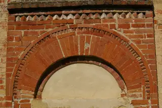 Lunetta portale - Pieve di Sant'Andrea a Cerreto d'AstiFrazione Casaglio
